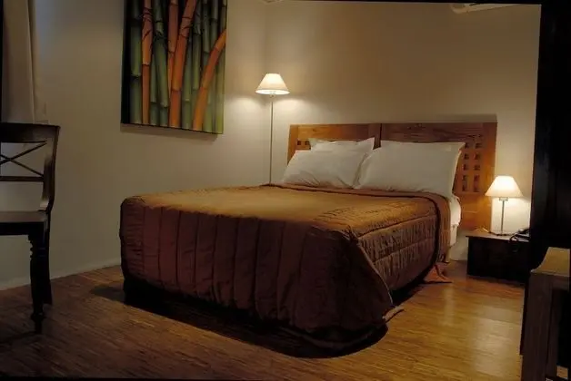 Tek Büyük Yataklı Oda (Les Petites)