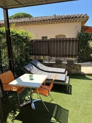Comfort Tek Büyük Yataklı Oda, Banyolu/Duşlu, Bahçe Manzaralı
