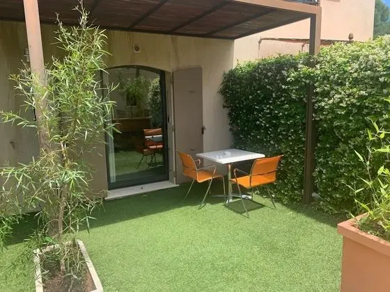 Comfort Tek Büyük Yataklı Oda, Banyolu/Duşlu, Bahçe Manzaralı