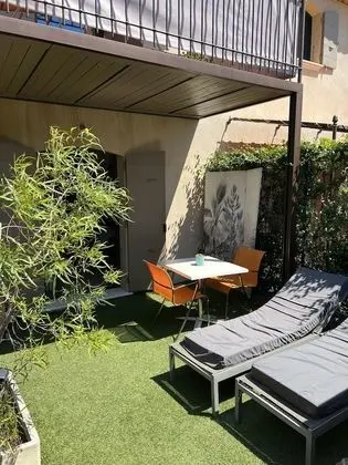 Comfort Tek Büyük Yataklı Oda, Banyolu/Duşlu, Bahçe Manzaralı