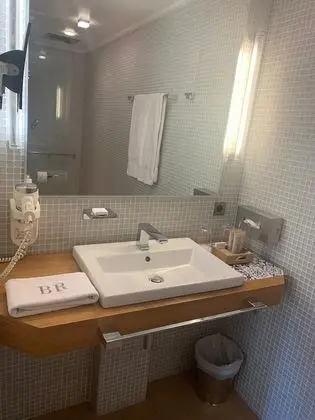 Luxury Tek Büyük Yataklı Oda, Engellilere Uygun, Banyolu/Duşlu