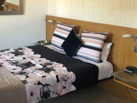 Luxury Tek Büyük Yataklı Oda, Engellilere Uygun, Banyolu/Duşlu