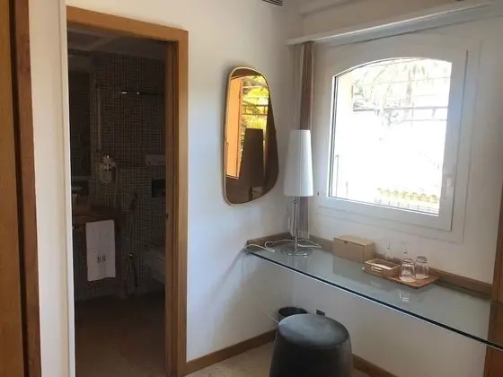 Luxury Tek Büyük Yataklı Oda, Engellilere Uygun, Banyolu/Duşlu