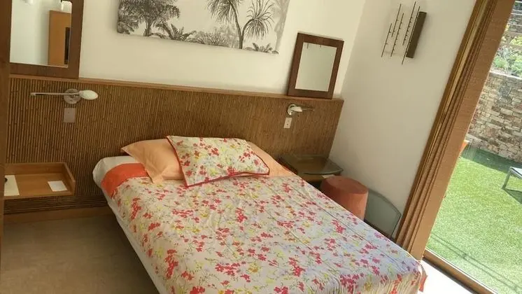 Luxury Tek Büyük Yataklı Oda, Engellilere Uygun, Banyolu/Duşlu