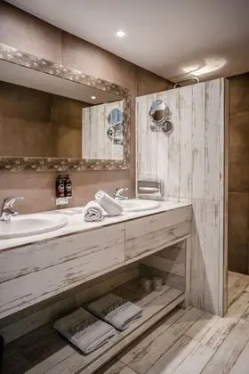 Oda (Spa access included)