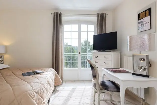 Standard Oda (Spa access included)