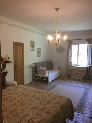 Üç Kişilik Oda