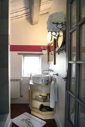 Standard Tek Büyük veya İki Ayrı Yataklı Oda, Özel Banyo, Havuz Manzaralı (Chambre Paul CEZANNE)