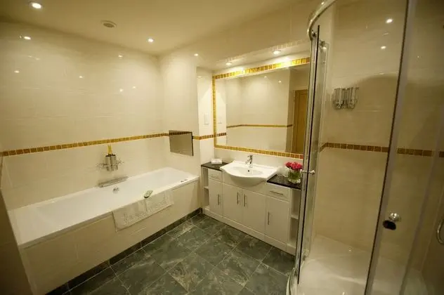 Luxury Tek Büyük Yataklı Oda