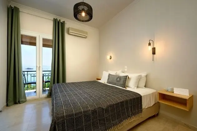 Deluxe Tek Büyük Yataklı Oda, Balkon, Deniz Manzaralı