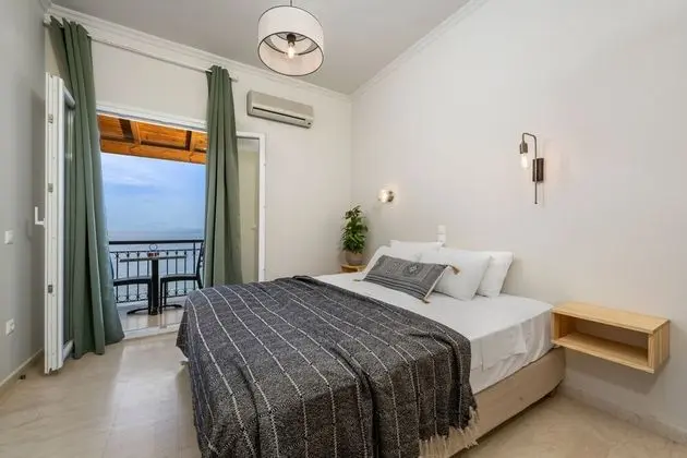 Deluxe Tek Büyük Yataklı Oda, Balkon, Deniz Manzaralı