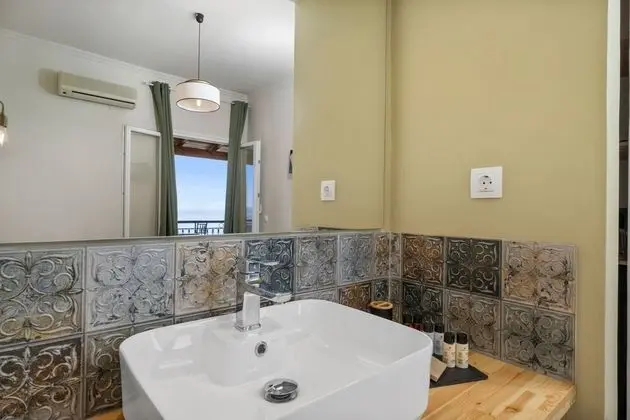 Deluxe Tek Büyük Yataklı Oda, Balkon, Deniz Manzaralı
