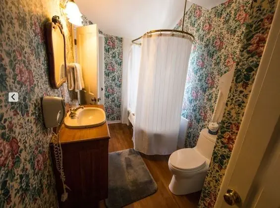 Oda, Özel Banyo (Tiffany Room)