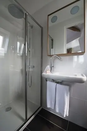 Economy Oda (Mansarde)