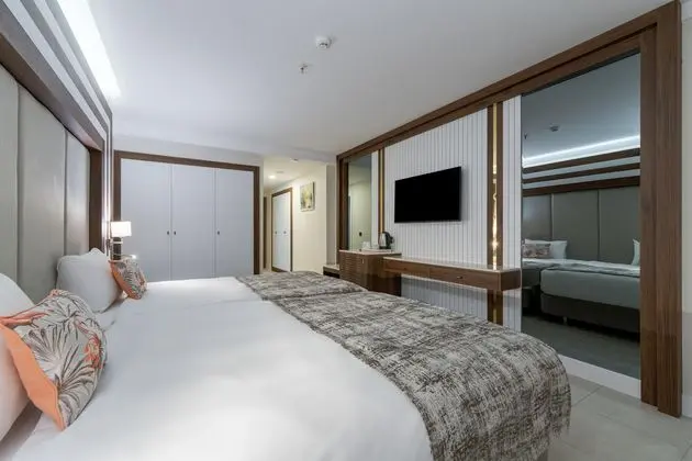 https://images.etstur.com/imgproxy/resize/2560x1440/files/images/hotelImages/etsrooms/519913/Batihan_Beach_Resort___Spa_20260514145948_3.jpg