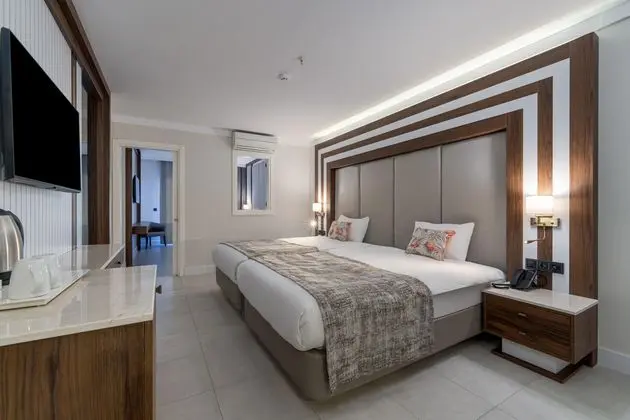 https://images.etstur.com/imgproxy/resize/2560x1440/files/images/hotelImages/etsrooms/519913/Batihan_Beach_Resort___Spa_20260514150125_3.jpg