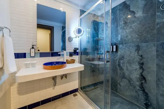 https://images.etstur.com/imgproxy/resize/2560x1440/files/images/hotelImages/etsrooms/519913/Batihan_Beach_Resort___Spa_20260514152458_0.jpg