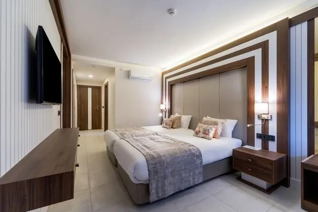 https://images.etstur.com/imgproxy/resize/2560x1440/files/images/hotelImages/etsrooms/519913/Batihan_Beach_Resort___Spa_20260514152500_1.jpg