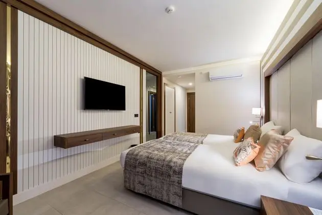 https://images.etstur.com/imgproxy/resize/2560x1440/files/images/hotelImages/etsrooms/519913/Batihan_Beach_Resort___Spa_20260514152501_2.jpg