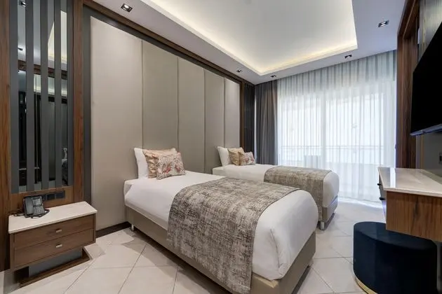 https://images.etstur.com/imgproxy/resize/2560x1440/files/images/hotelImages/etsrooms/519913/Batihan_Beach_Resort___Spa_20260514155725_0.jpg
