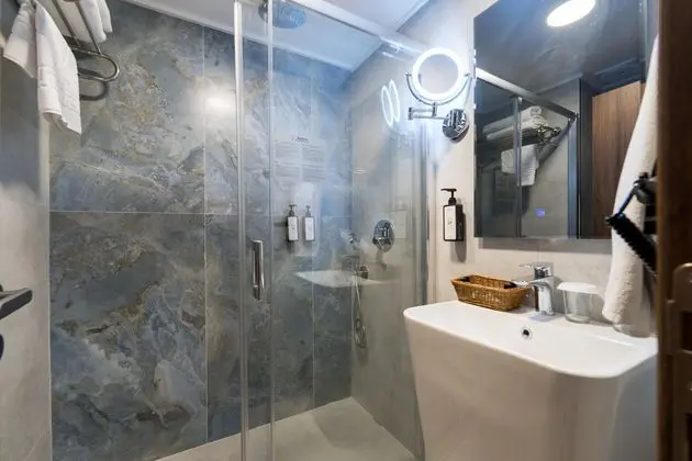 https://images.etstur.com/imgproxy/resize/2560x1440/files/images/hotelImages/etsrooms/519913/Batihan_Beach_Resort___Spa_20260514155821_1.jpg