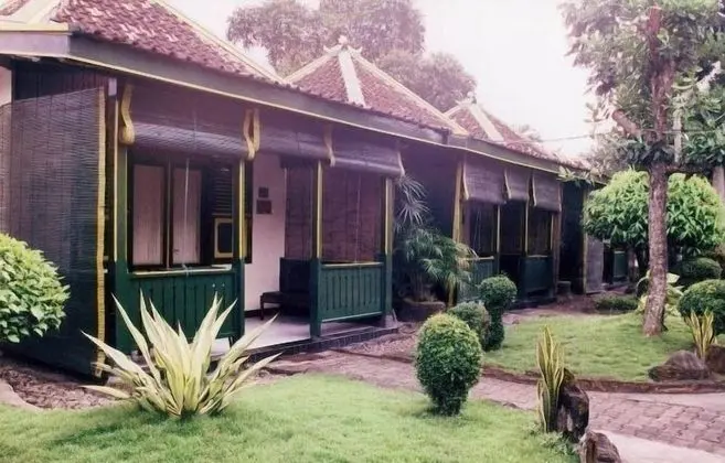 Standard Kır Evi
