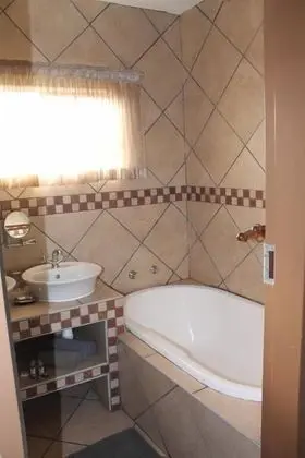 Luxury Tek Büyük Yataklı Oda