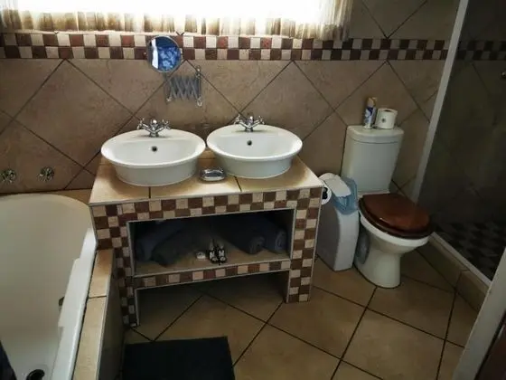 Luxury Tek Büyük Yataklı Oda