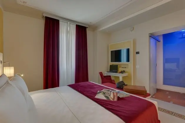 Deluxe Tek Büyük Yataklı Oda