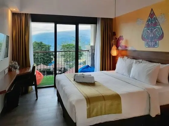 Superior Tek Büyük Yataklı Oda, Sigara İçilebilir, Balkon