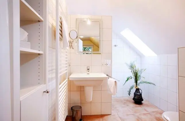 Tek Büyük Yataklı Oda (Gelbes Zimmer)