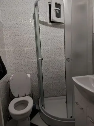 Basic Tek Büyük Yataklı Oda