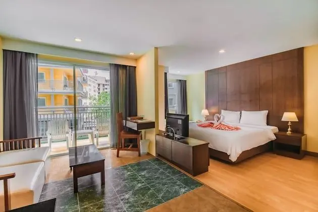 Deluxe Suite King - City View