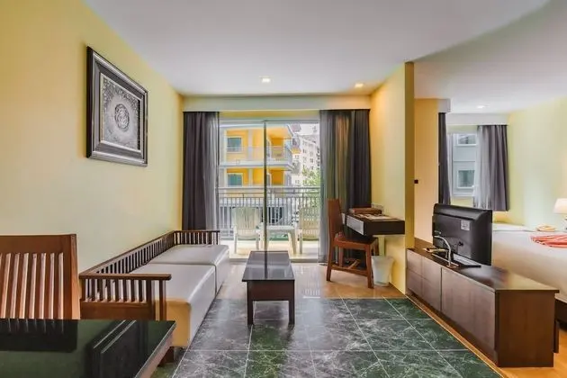 Deluxe Suite King - City View