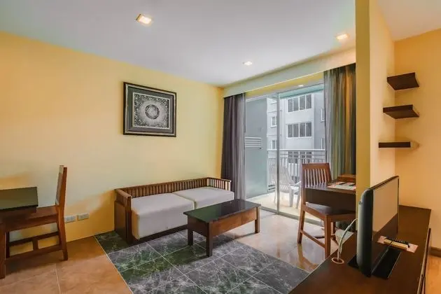 Deluxe Suite King - City View