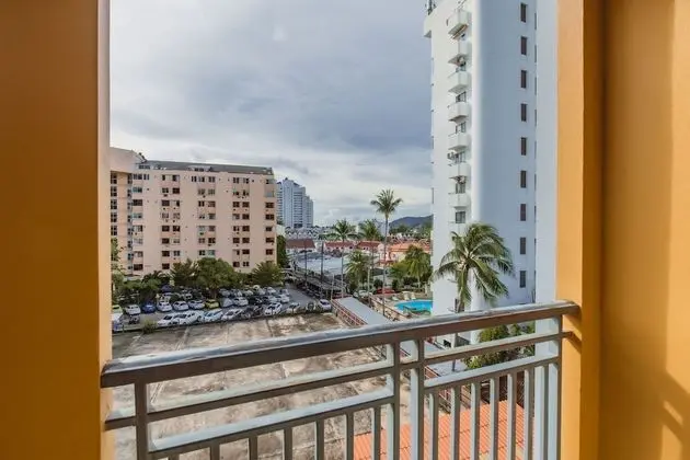 Deluxe Suite King - City View