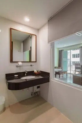 Deluxe Suite King - City View