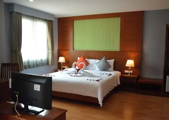Deluxe Suite King - City View