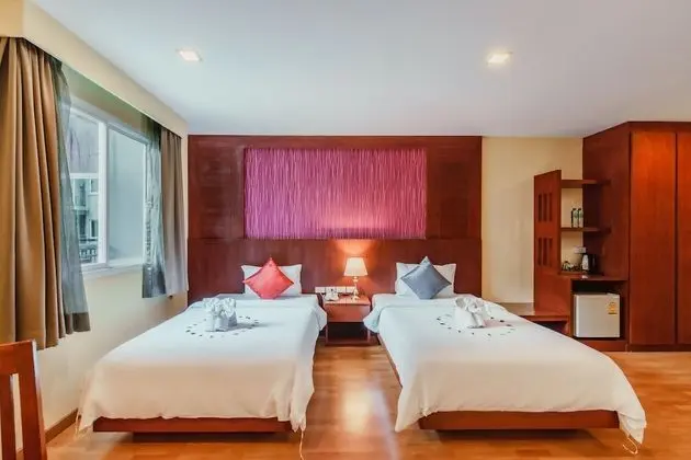 Deluxe Suite Twin - Pool View