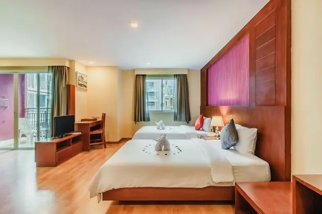 Deluxe Suite Twin - Pool View