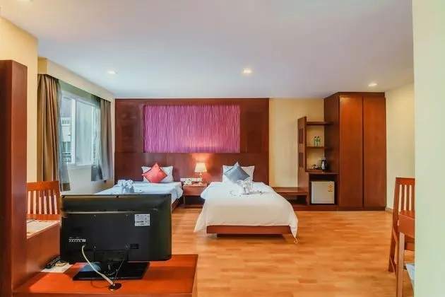 Deluxe Suite Twin - Pool View