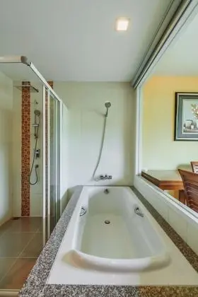 Executive Suite - City View