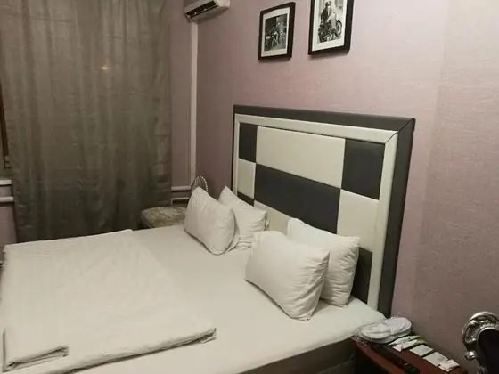 Economy Tek Büyük veya İki Ayrı Yataklı Oda