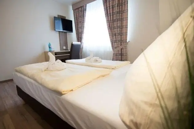 Economy Tek Büyük Yataklı Oda