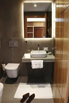 Deluxe Tek Büyük Yataklı Oda