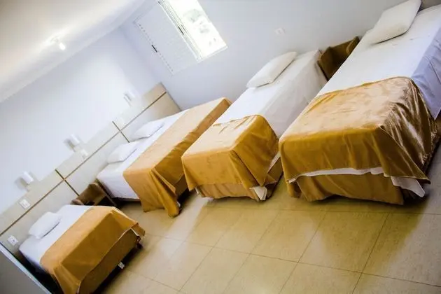 Quintuple Room
