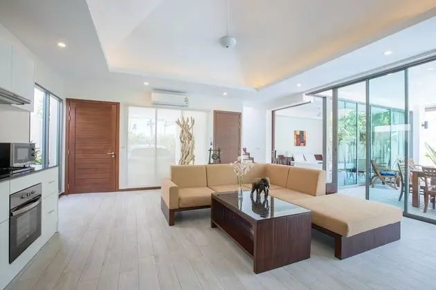 4 Bedrooms with Private Pool Villa