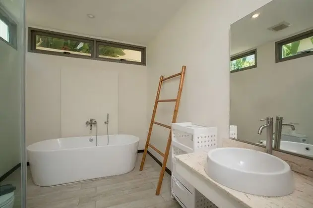 4 Bedrooms with Private Pool Villa