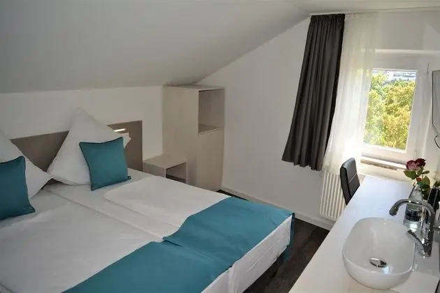 Tek Büyük veya İki Ayrı Yataklı Oda, Ortak Banyo, Şehir Manzaralı
