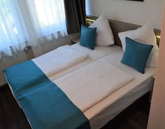 Tek Büyük veya İki Ayrı Yataklı Oda, Ortak Banyo, Şehir Manzaralı